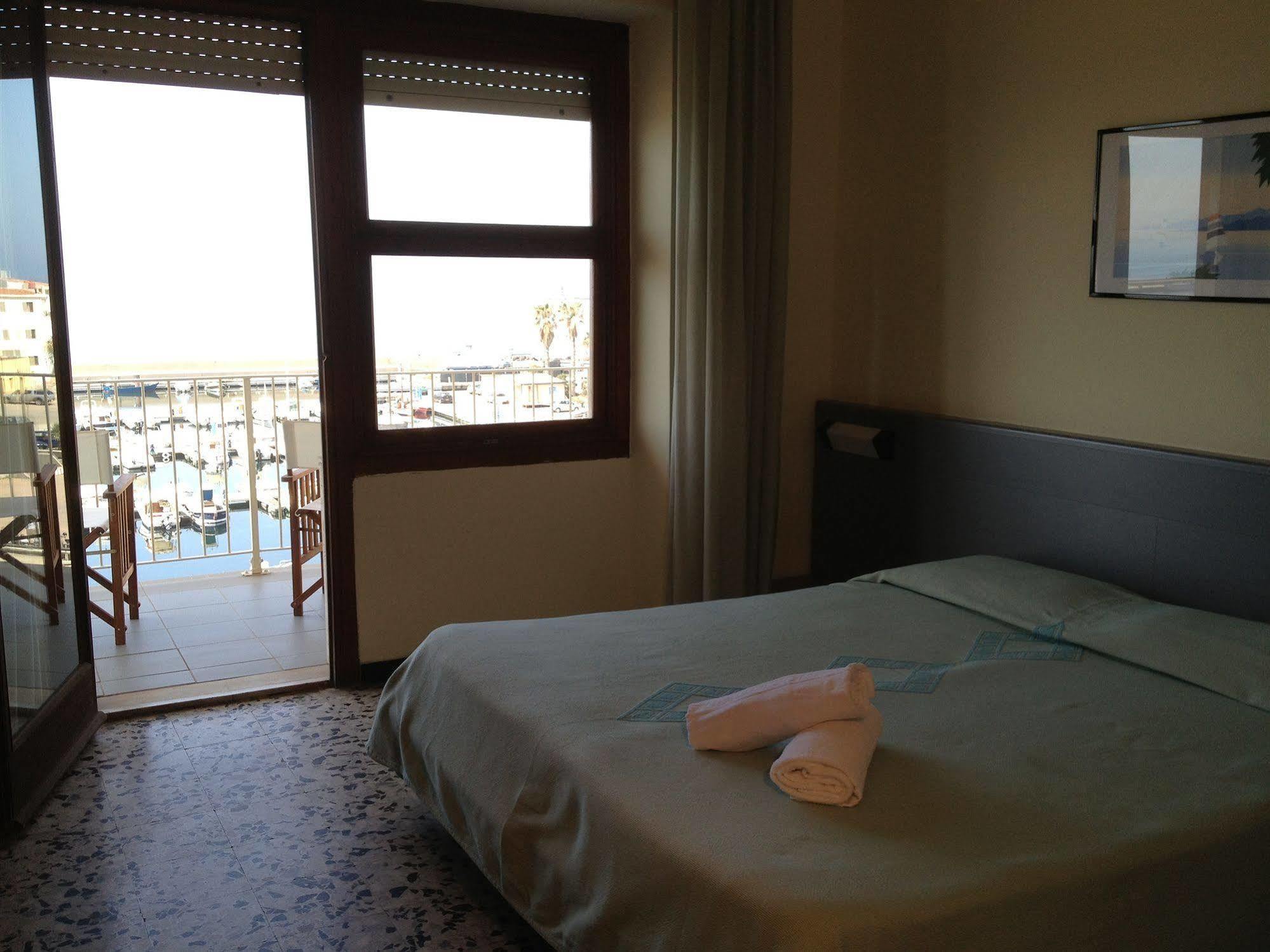 Panorama Hotel Portoscuso Luaran gambar